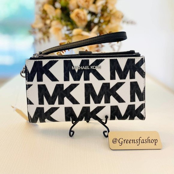 Michael Kors Handbags - Michael Kors Double Zip Wallet With Wristlet